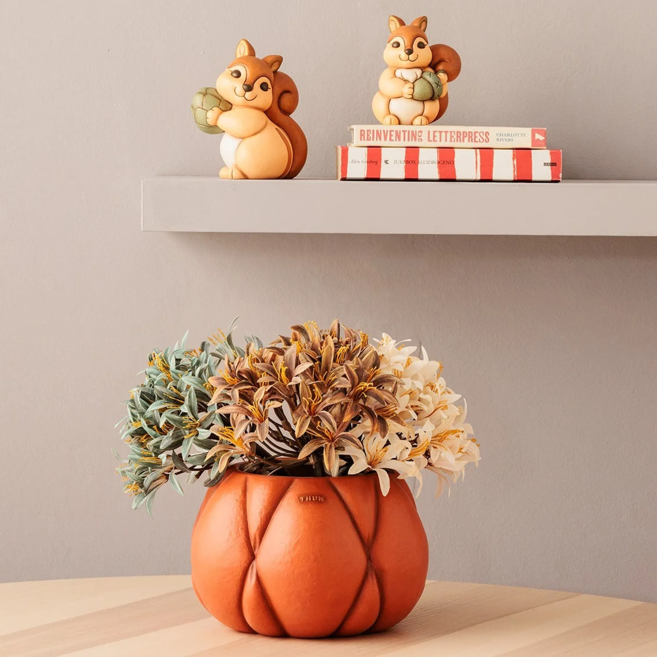 THUN Scoiattolo Diva con pigna in ceramica, grande* Animali E Mini Animali|Figure